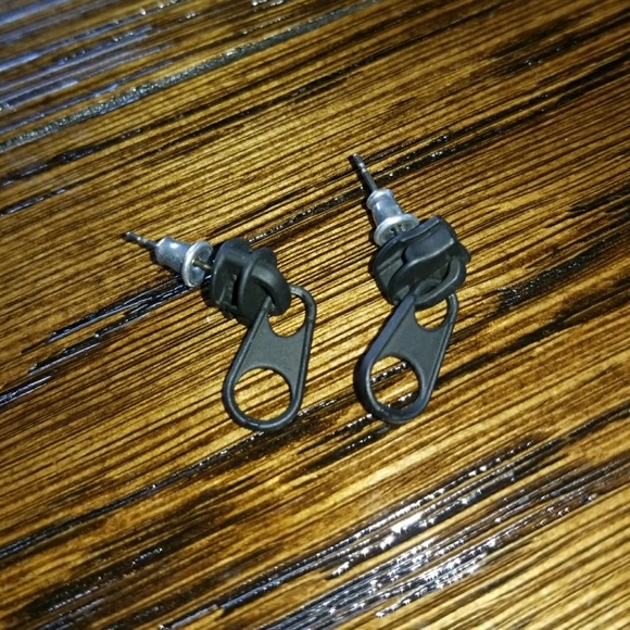 Black Zipper Earrings - Picture 3 of 4